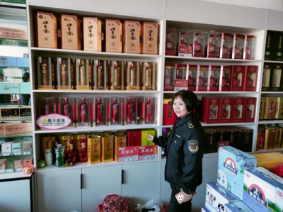 懷遠縣市場監(jiān)督管理局開展酒類經營戶專項檢查